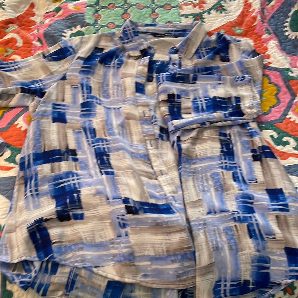 Womens Zac & Rachel blouse. Excellent condition. Size XL